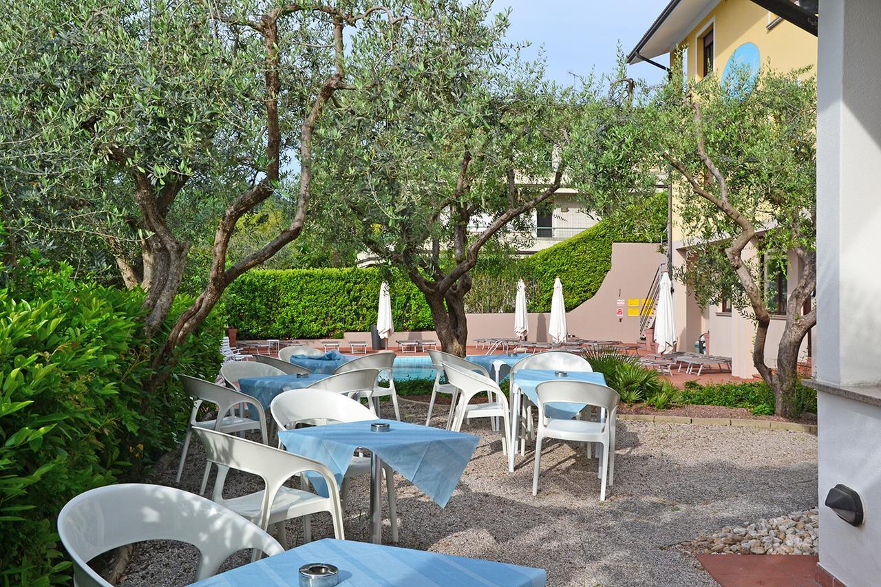 Blu Garda Hotel Salo Bagian luar foto